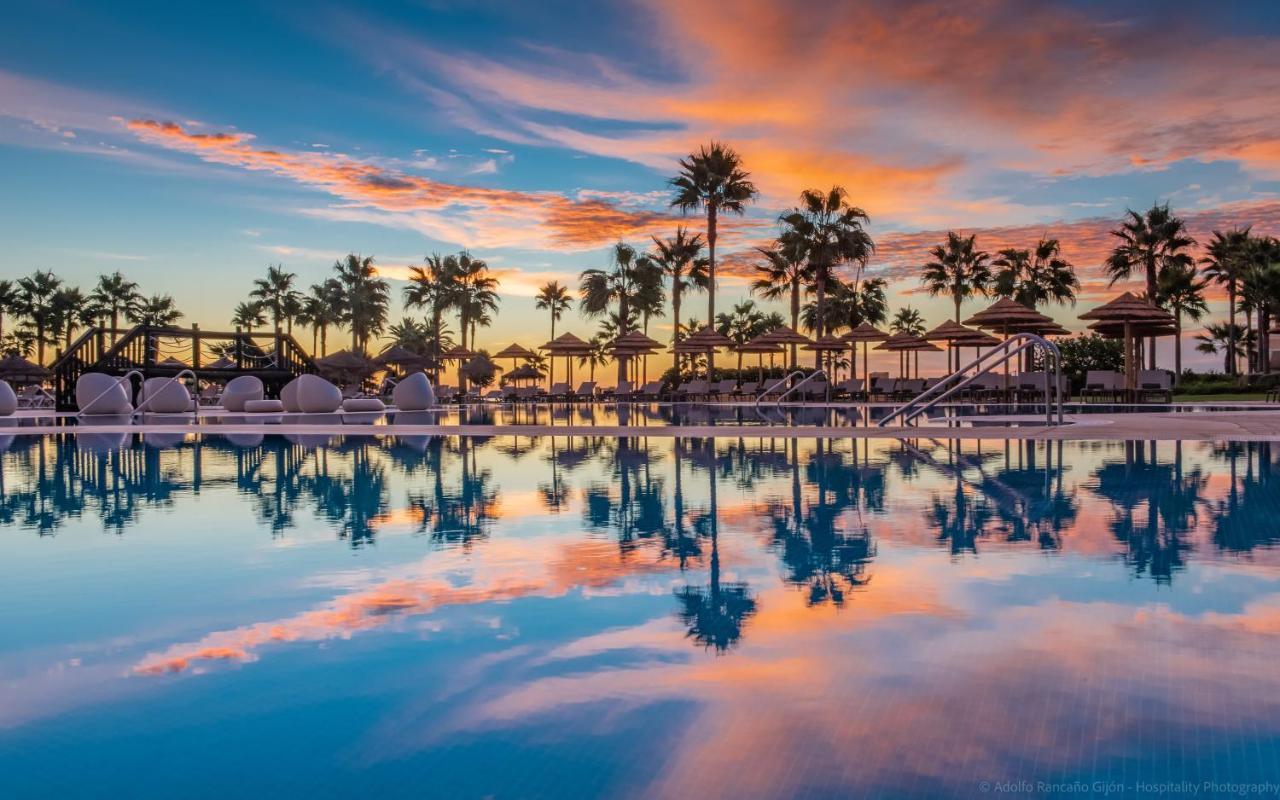 Estepona Hotel & Spa Resort Exterior photo