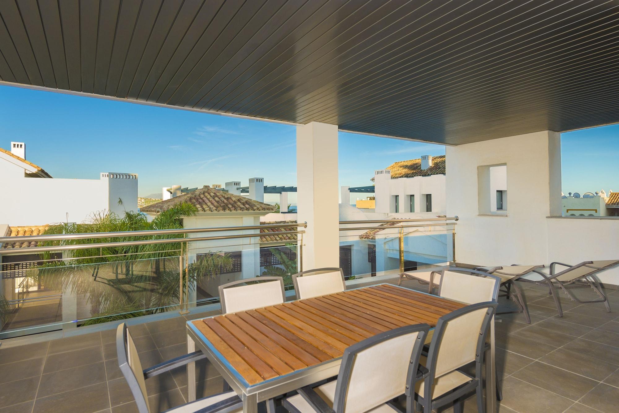 Estepona Hotel & Spa Resort Exterior photo