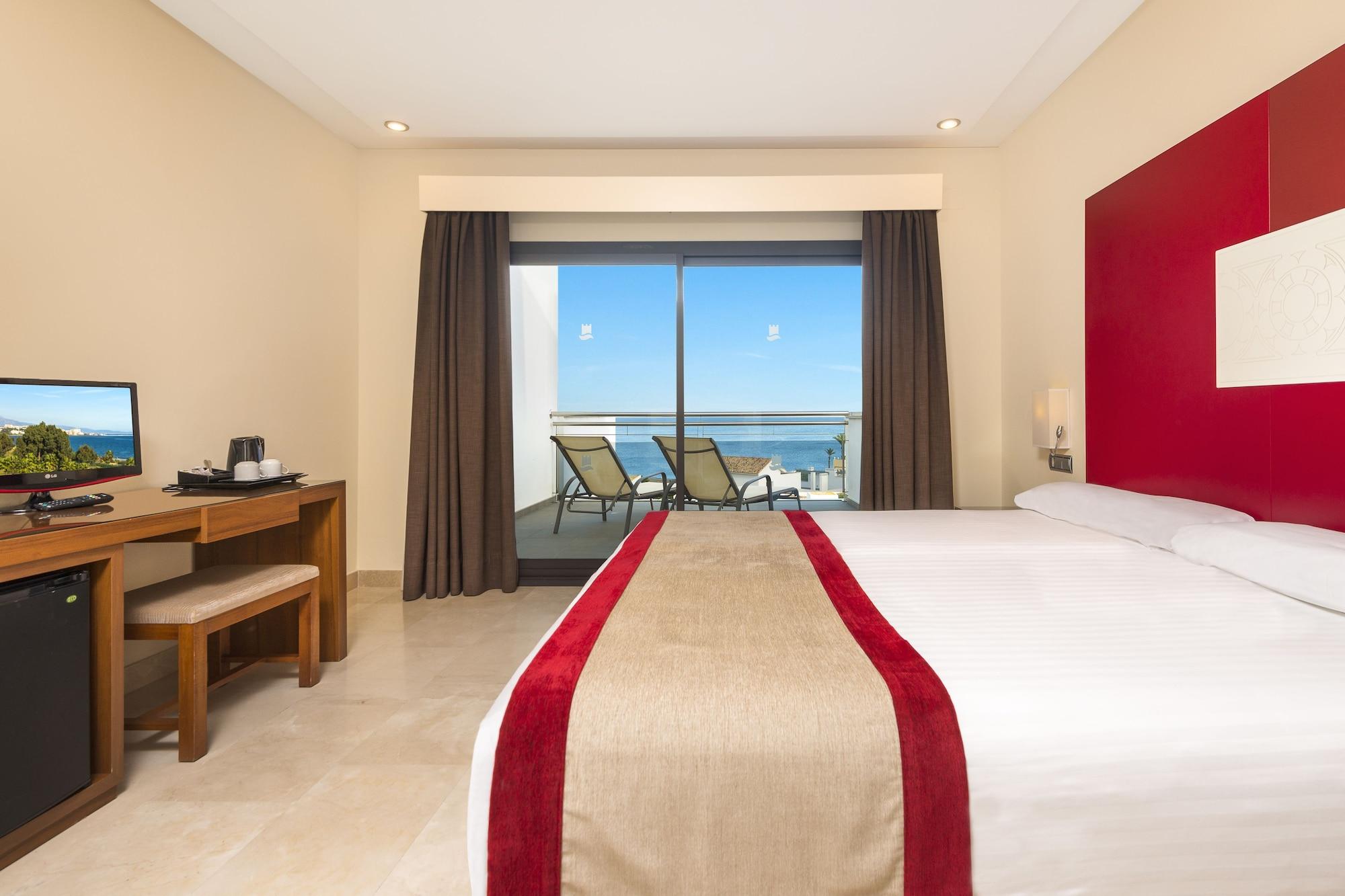 Estepona Hotel & Spa Resort Exterior photo