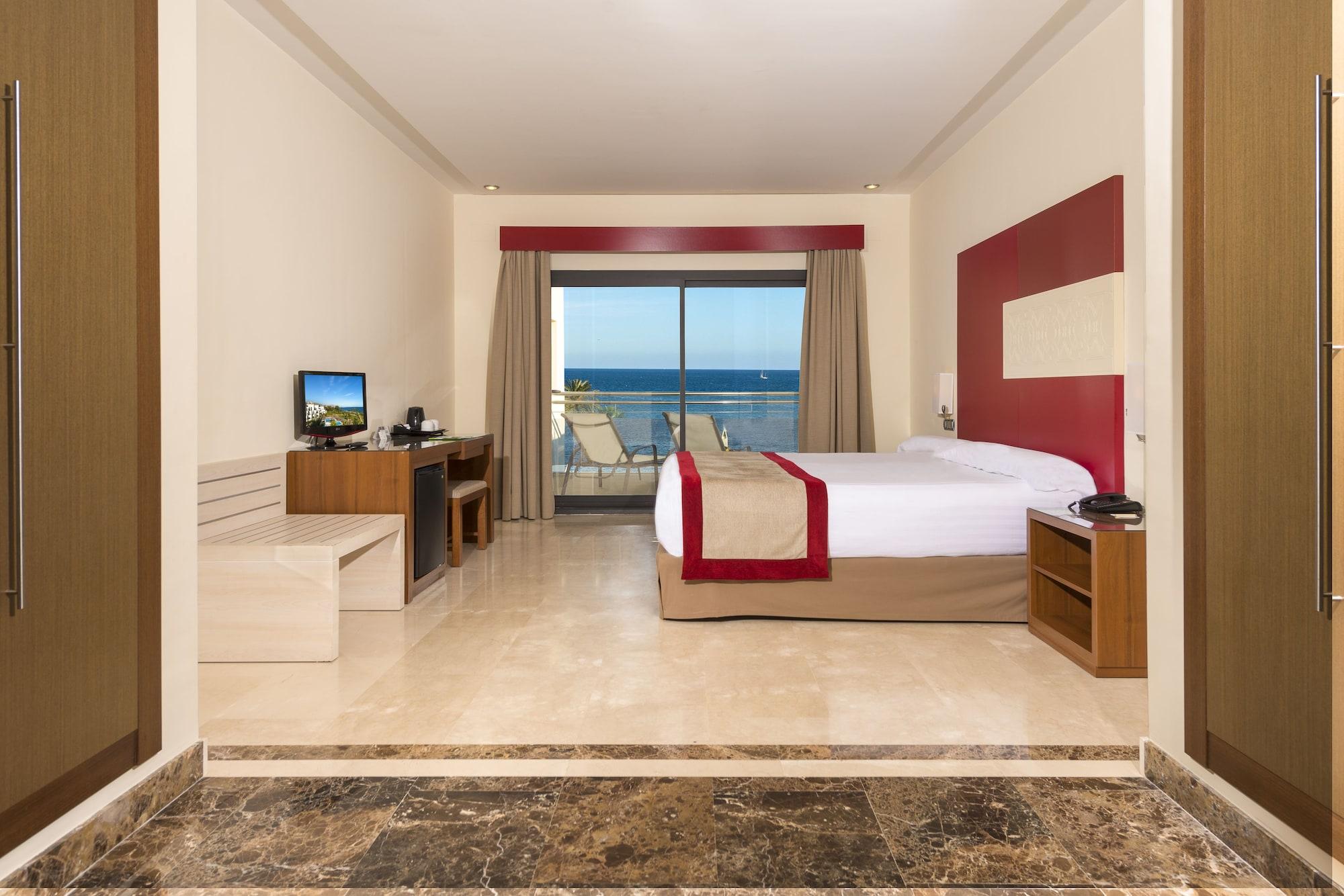 Estepona Hotel & Spa Resort Exterior photo