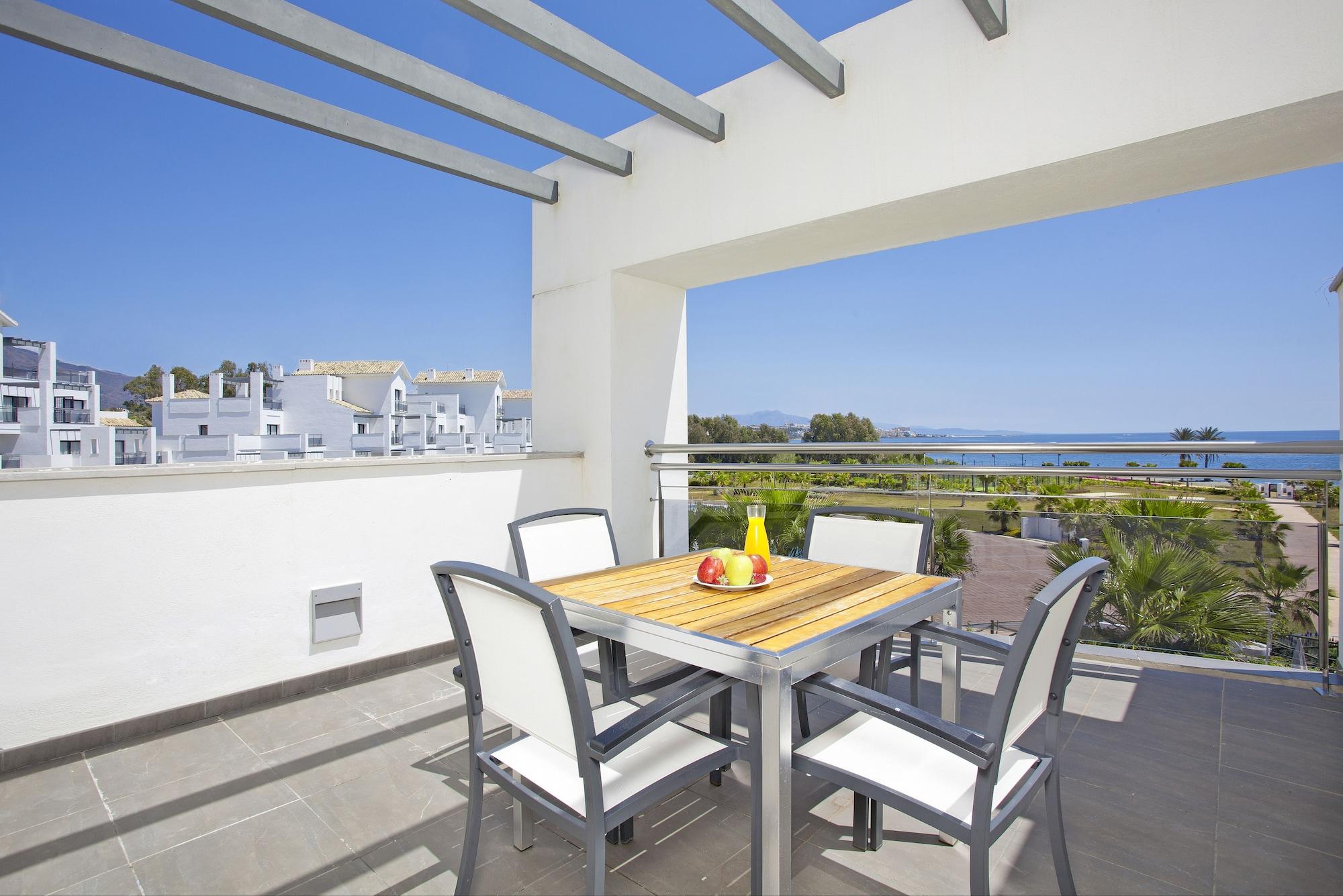 Estepona Hotel & Spa Resort Exterior photo