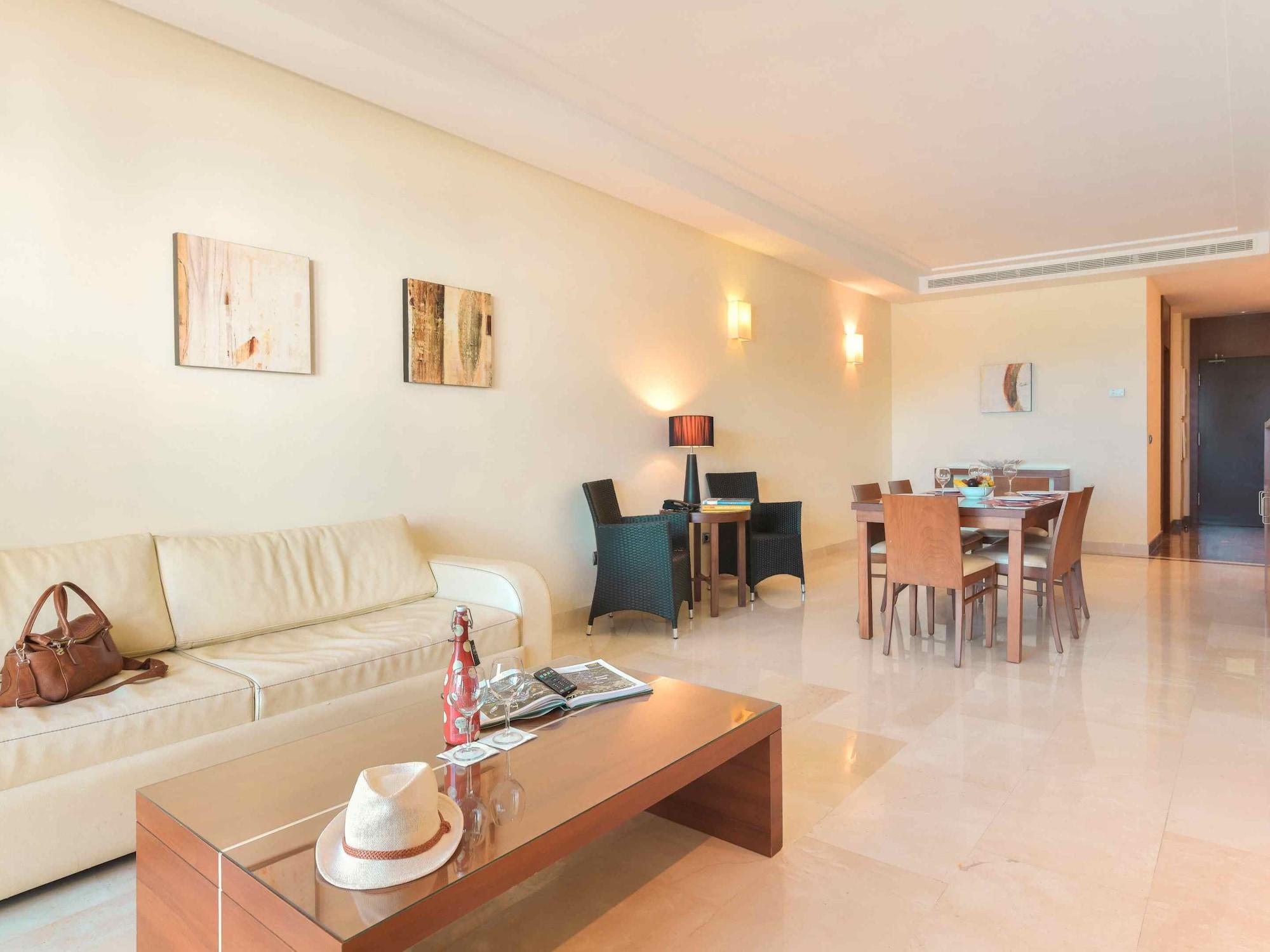 Estepona Hotel & Spa Resort Exterior photo