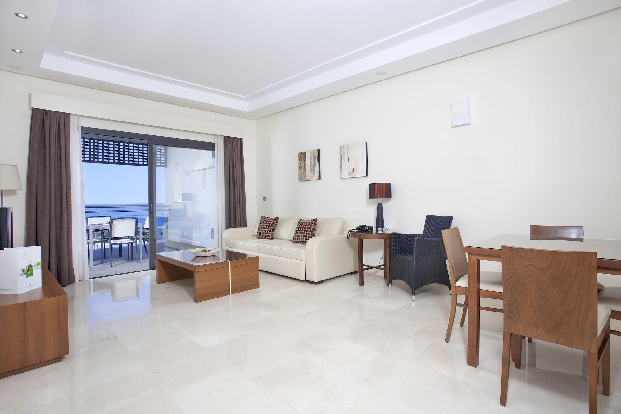 Estepona Hotel & Spa Resort Exterior photo