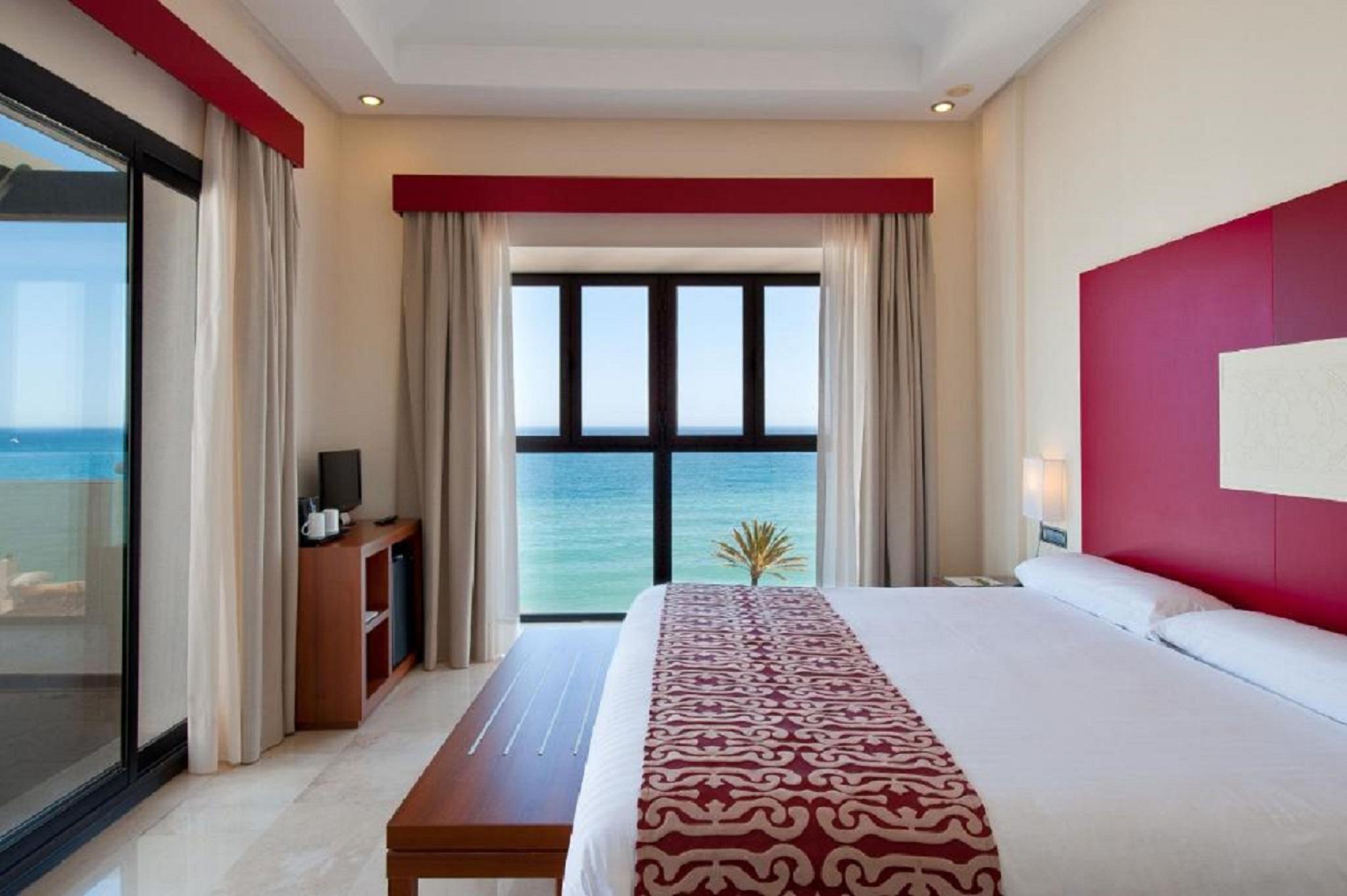Estepona Hotel & Spa Resort Exterior photo