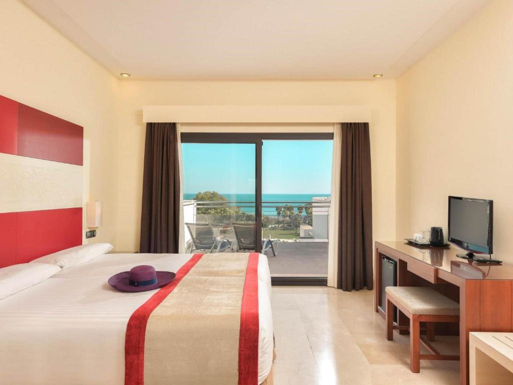 Estepona Hotel & Spa Resort Exterior photo