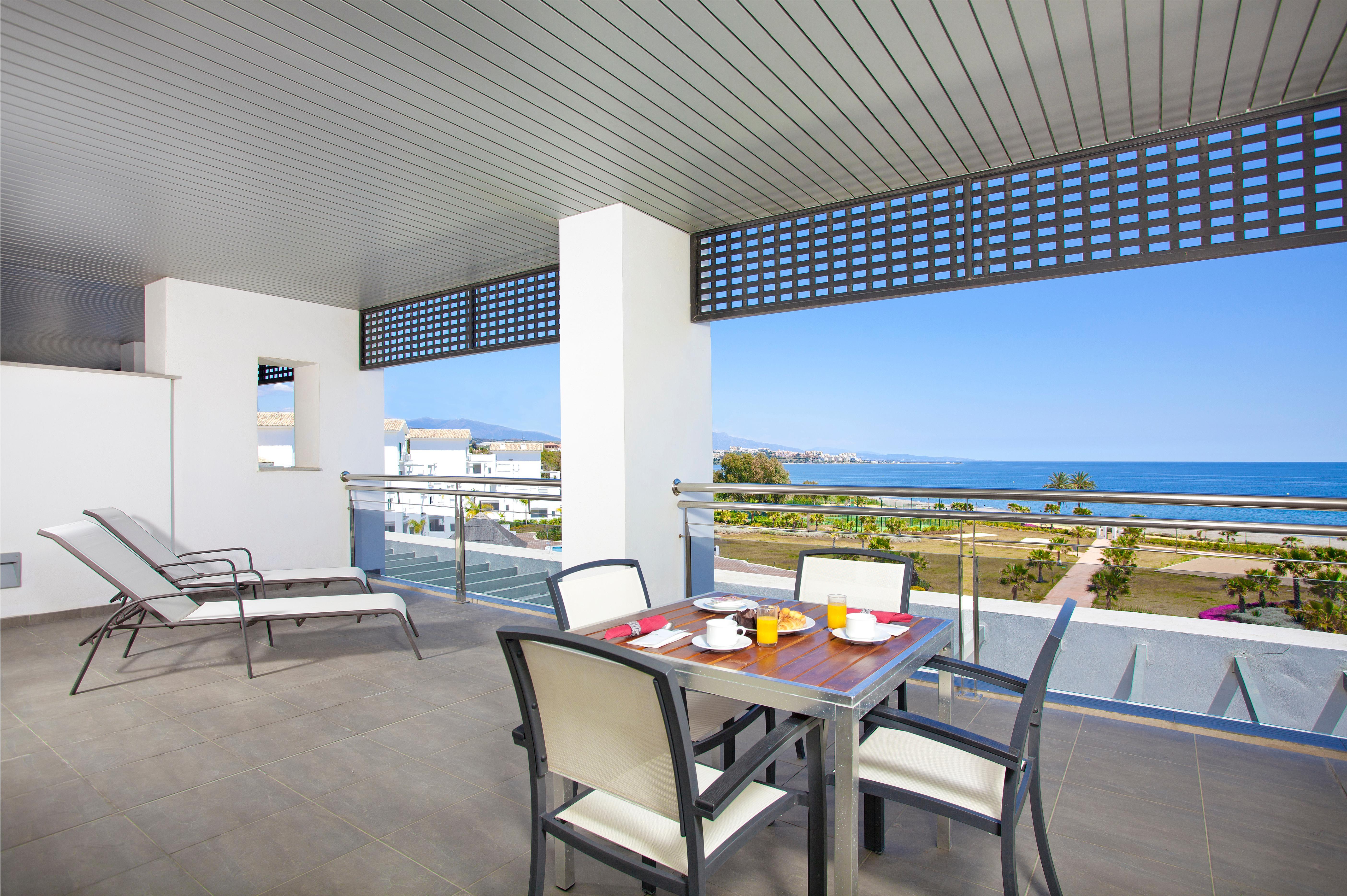 Estepona Hotel & Spa Resort Exterior photo