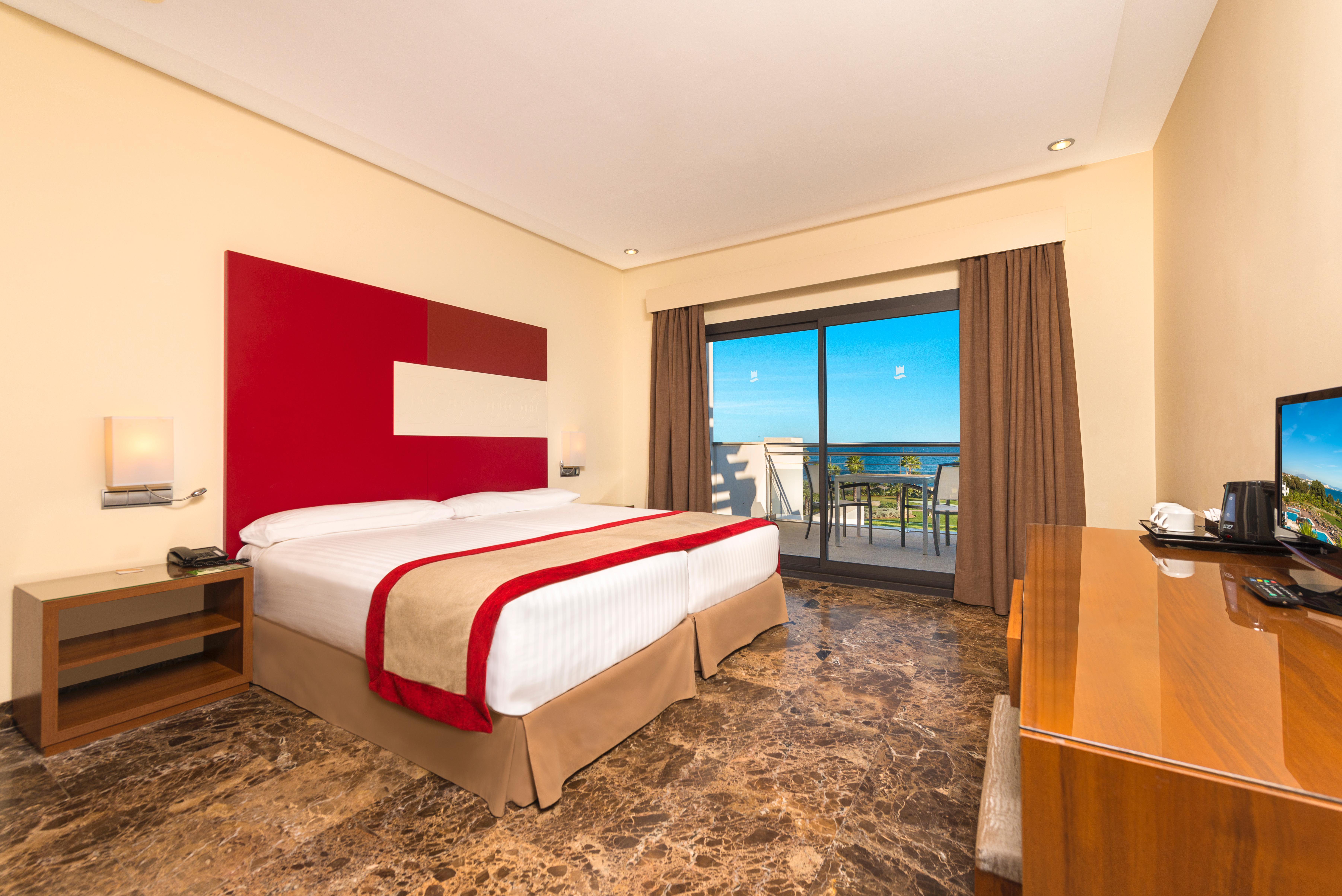 Estepona Hotel & Spa Resort Exterior photo