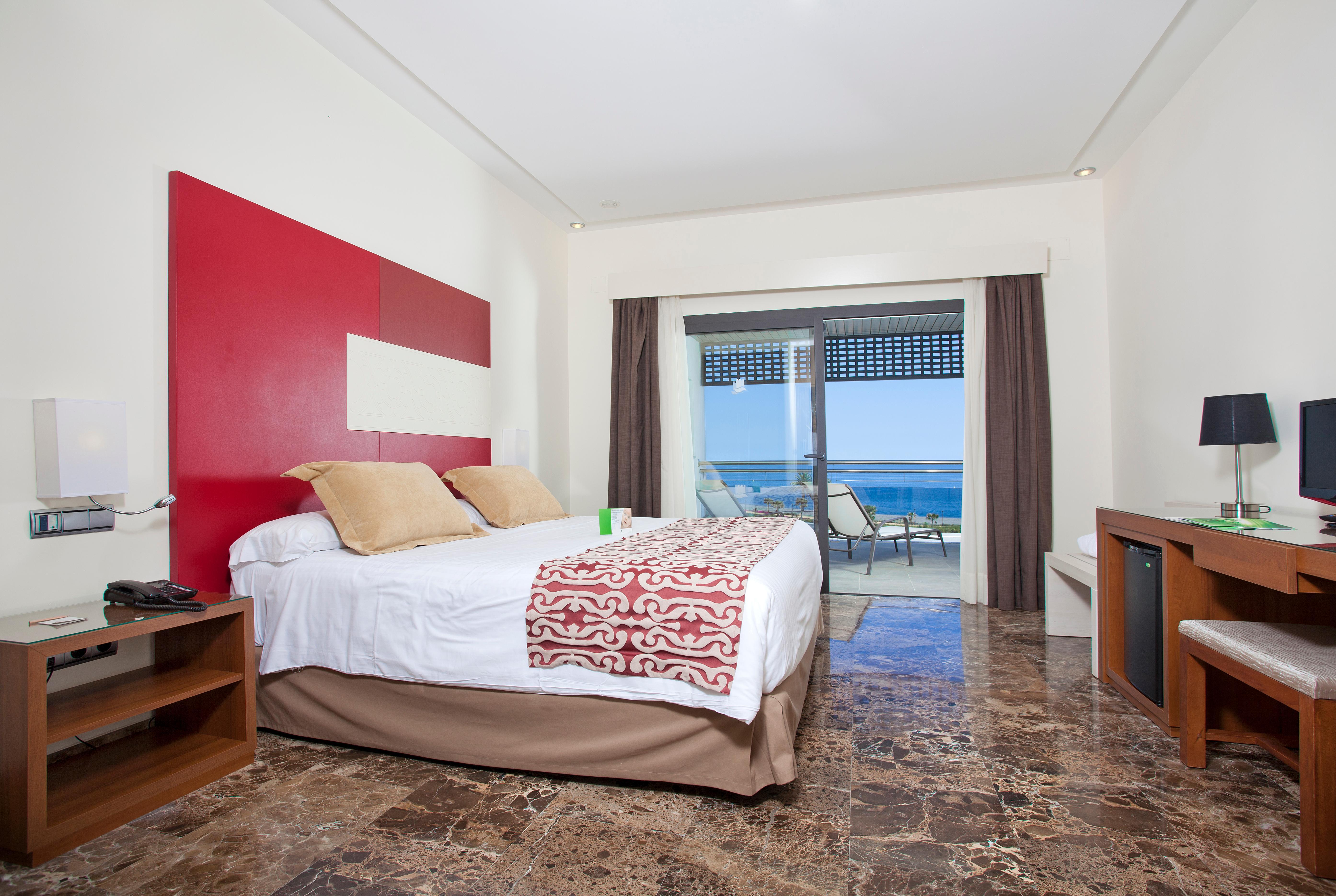 Estepona Hotel & Spa Resort Exterior photo