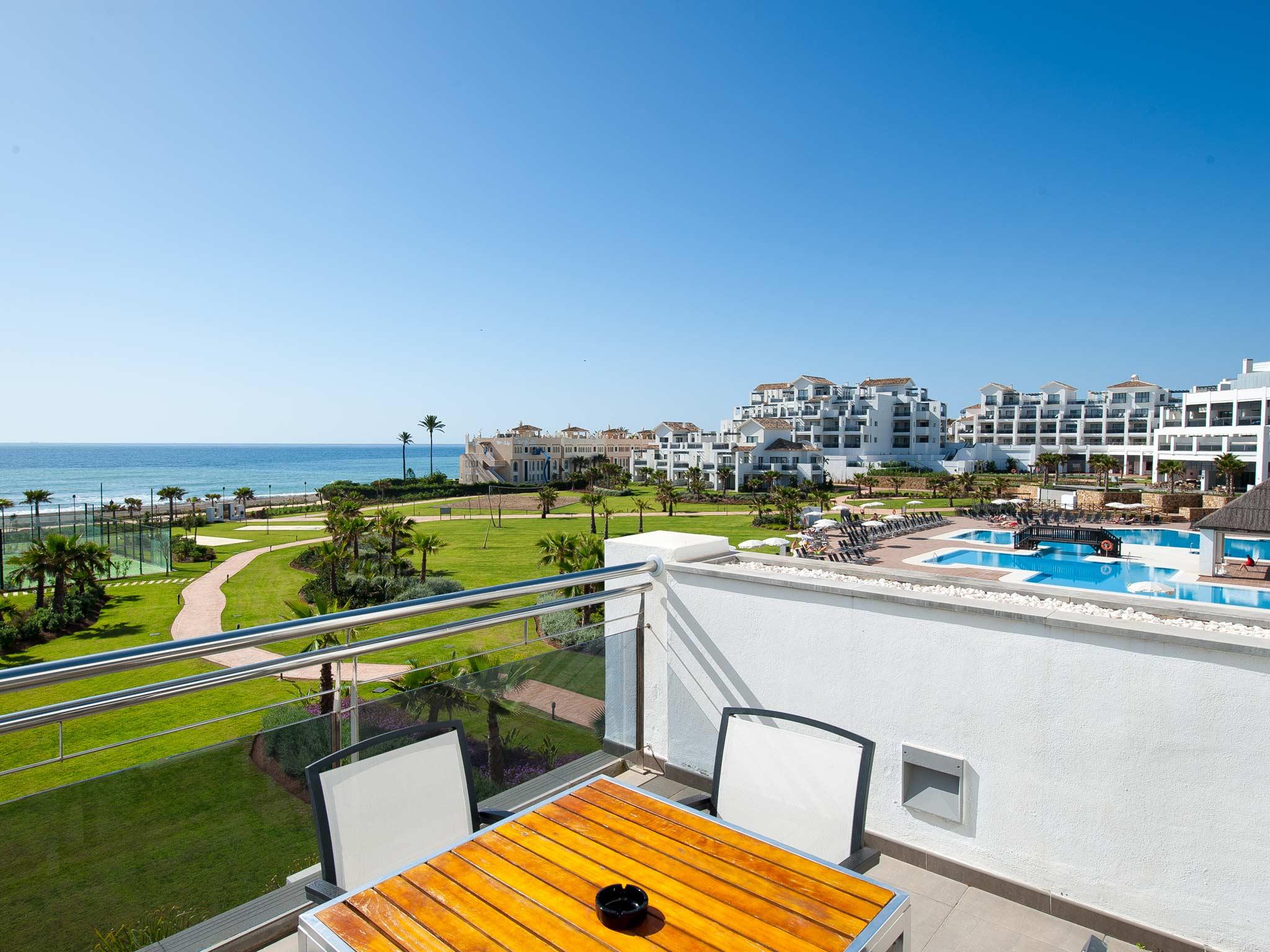 Estepona Hotel & Spa Resort Exterior photo