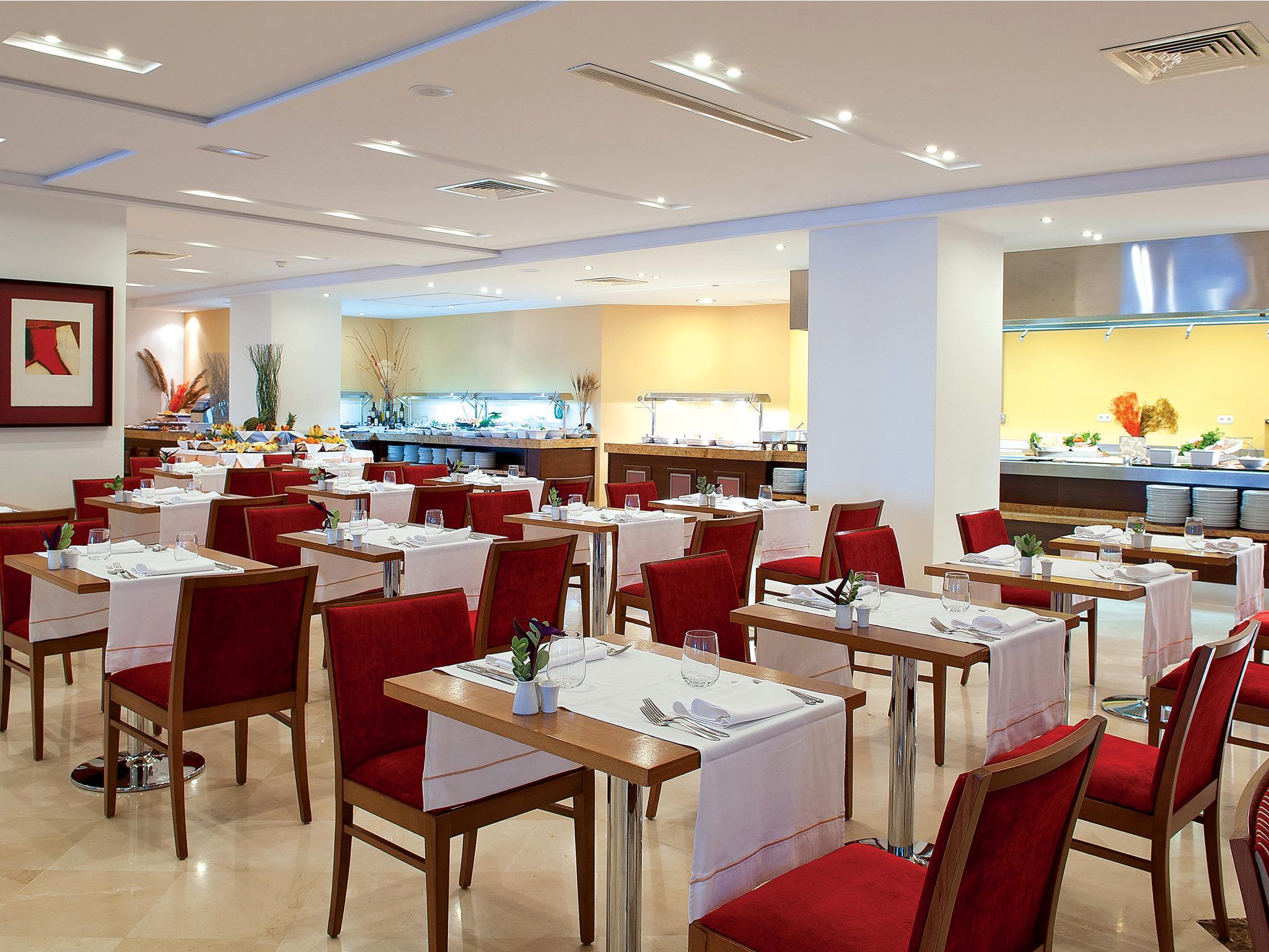 Estepona Hotel & Spa Resort Exterior photo