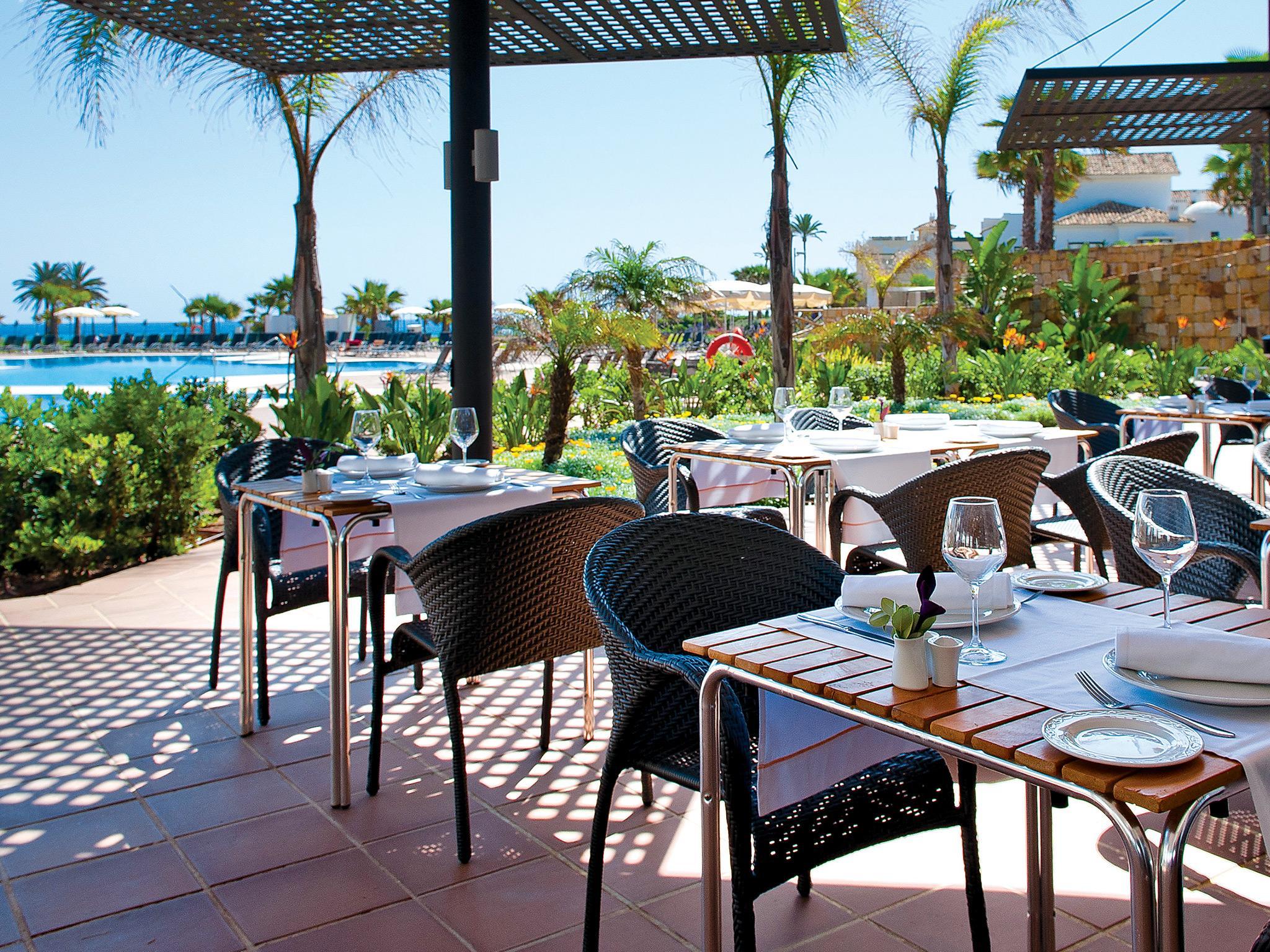 Estepona Hotel & Spa Resort Exterior photo