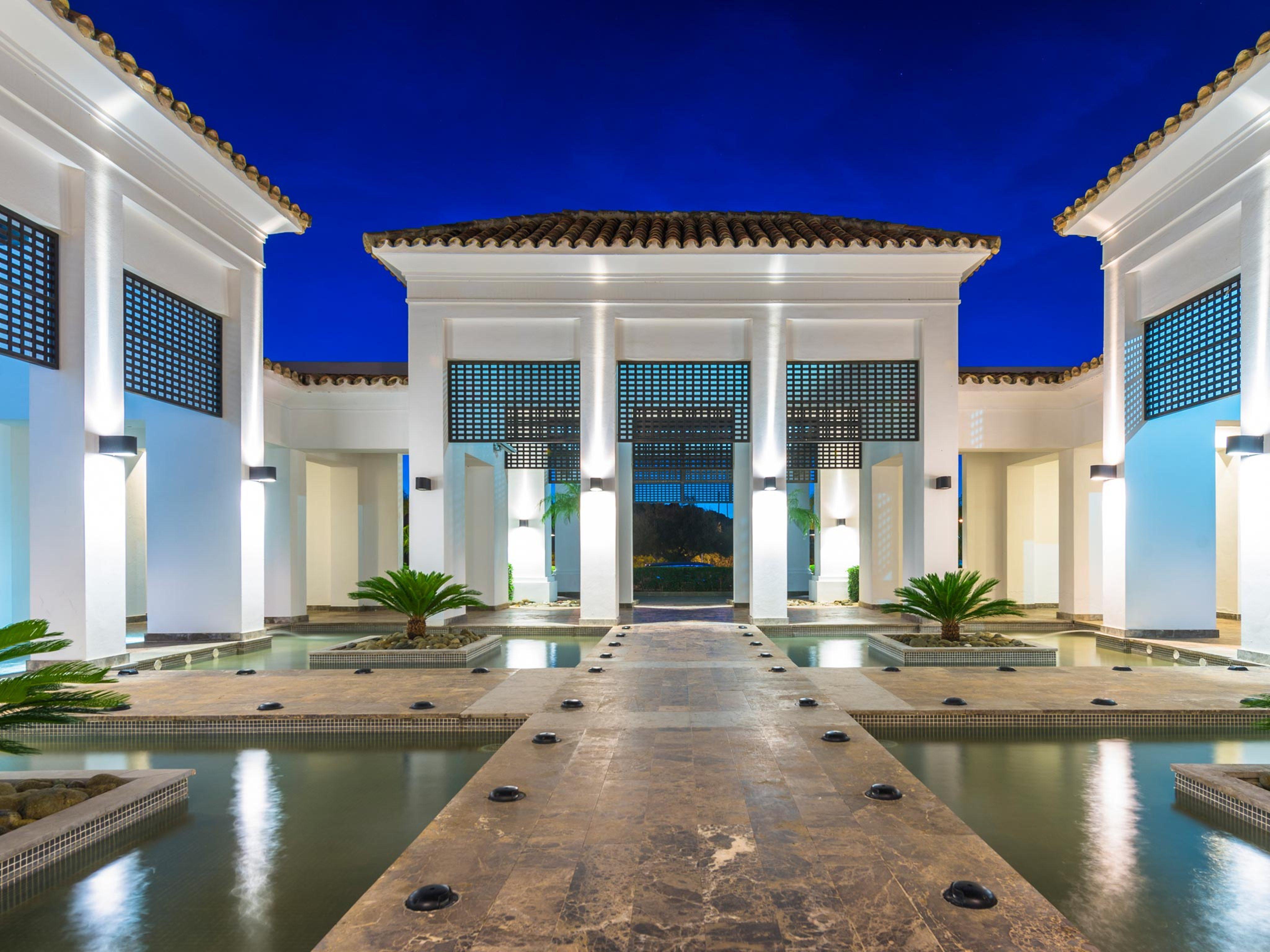 Estepona Hotel & Spa Resort Exterior photo